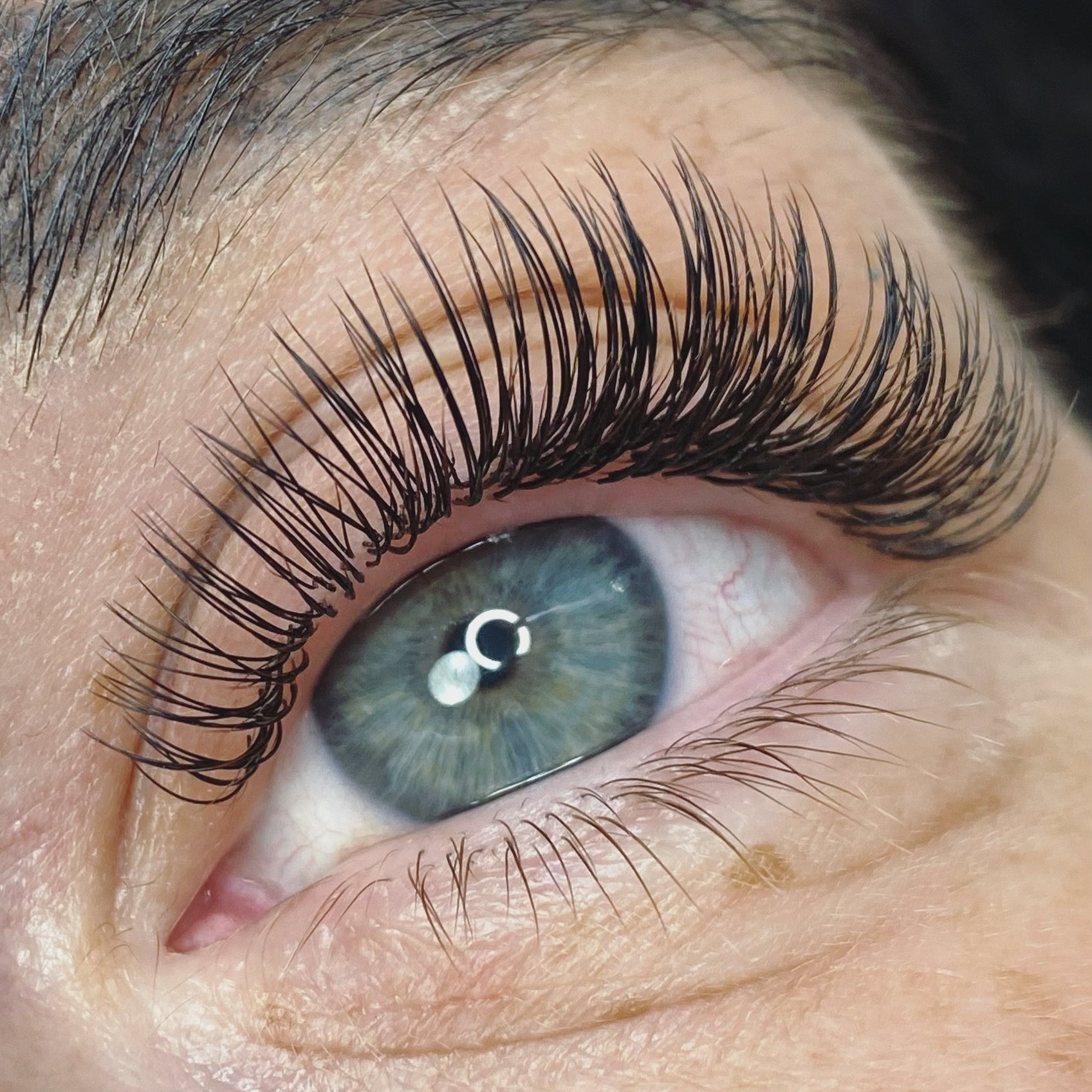 Accredited Online Course for Classic Eyelash Extensions - Shannon Boyle